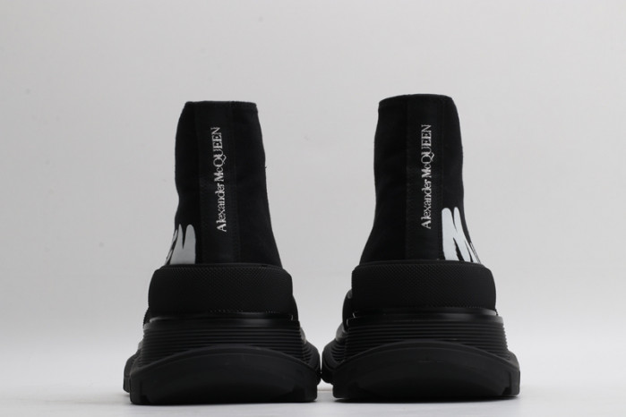 A1exa*der Mcqv*en Tread