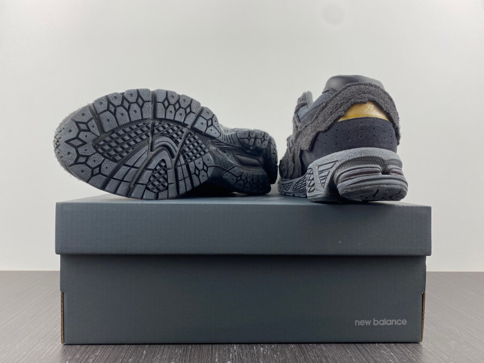 New Balance 2002R M2002RDB