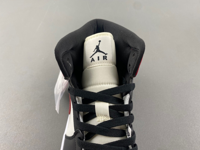 AIR JORDAN 1 MID WOMENS BLACK TOE BQ6472-160