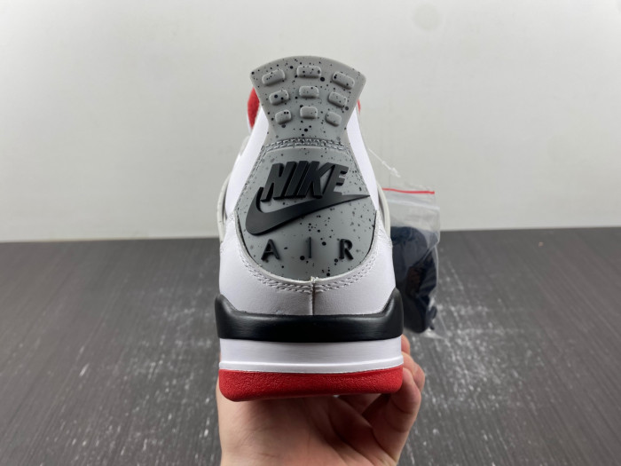 AIR JORDAN 4 RETRO SE 