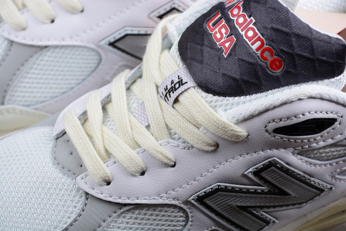 New Balance M990AL3