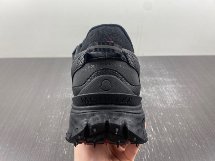 MONCLER TRAILGRIP GORE-TEX