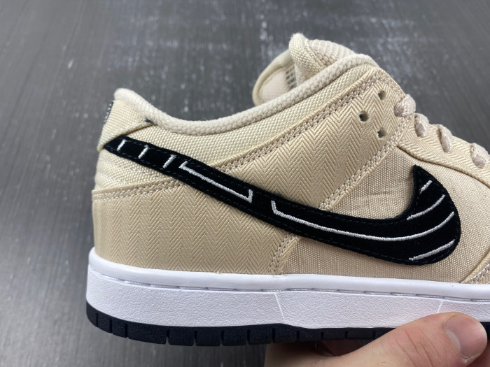 Albino & Preto x Nike SB Dunk Low FD2627-200