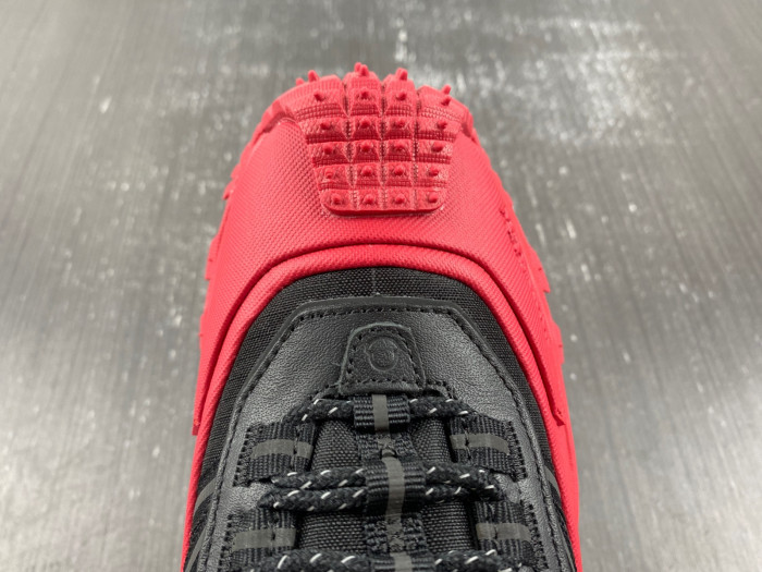 MONCLER TRAILGRIP GORE-TEX
