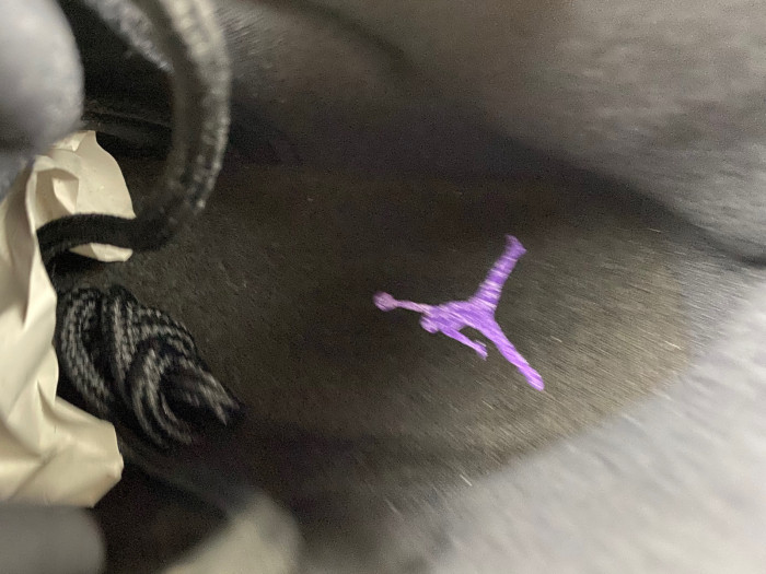 AIR JORDAN 11 RETRO WHITE/BLACK/PURPLE CT8812-999