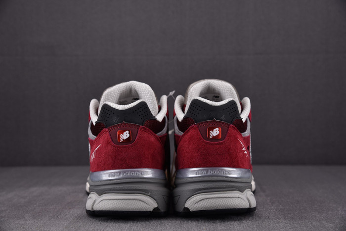 New Balance  M990TF3