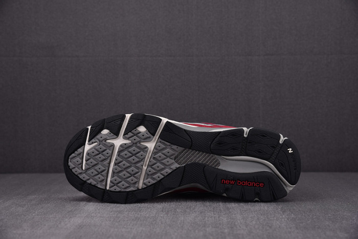 New Balance  M990TF3