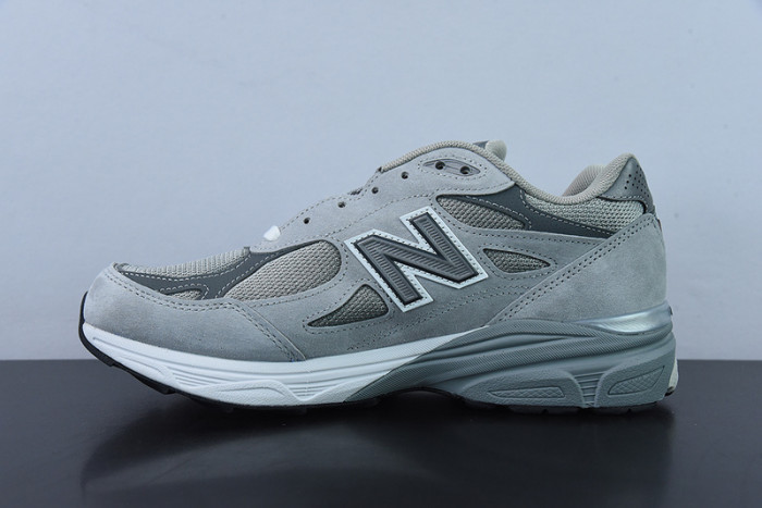 New Balance M990GY3