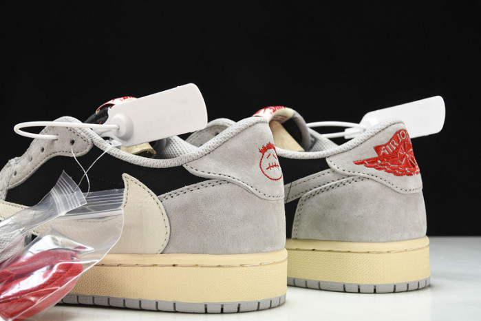 Travis Scott x Air Jordan 1 Low OG DM7866-010