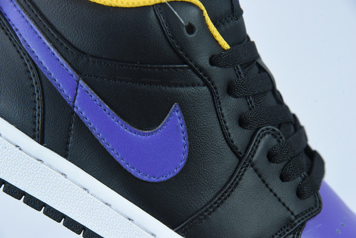 AIR JORDAN 1 LOW “TAXI” 553558-701