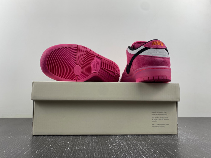 Powerpuff Girls x Nike SB Dunk Low “Buttercup” FZ8319-600