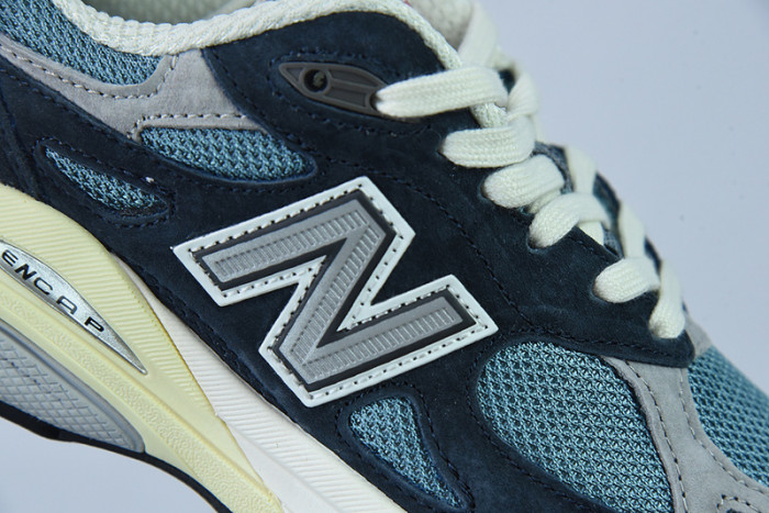 New Balance M990TE3