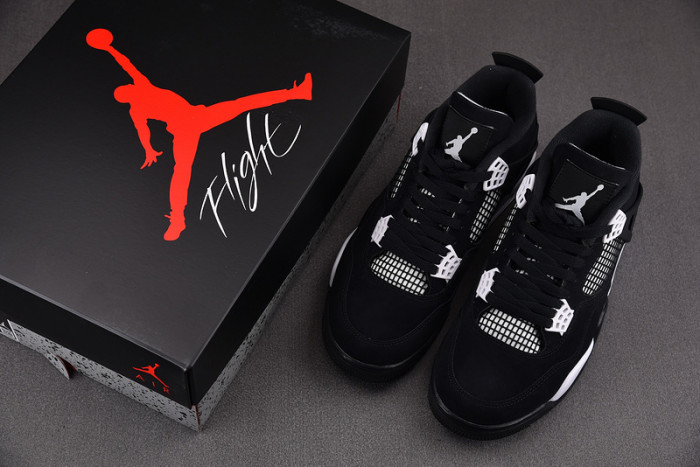 AIR JORDAN 4 "WHITE THUNDER" FQ8138-001