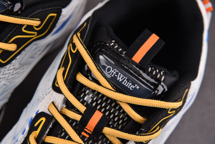 Off-White c/o Virgil Abloh