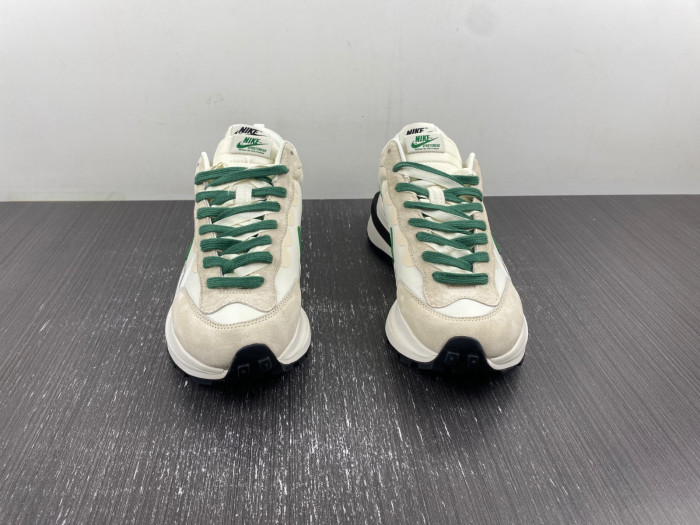 Sacai x VaporWaffle  DD1875-102