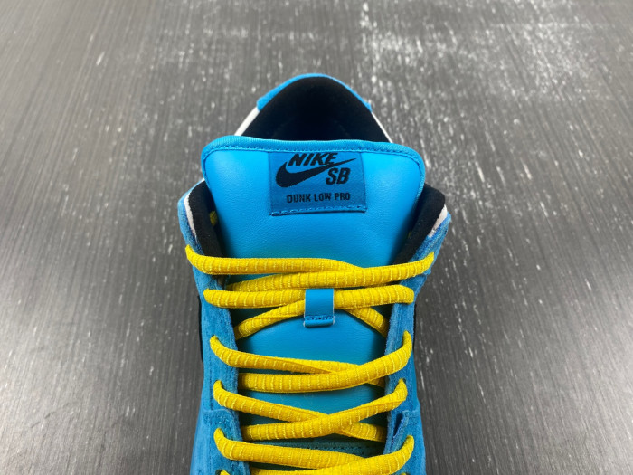 Powerpuff Girls x Nike SB Dunk Low “Buttercup” FZ8319-300