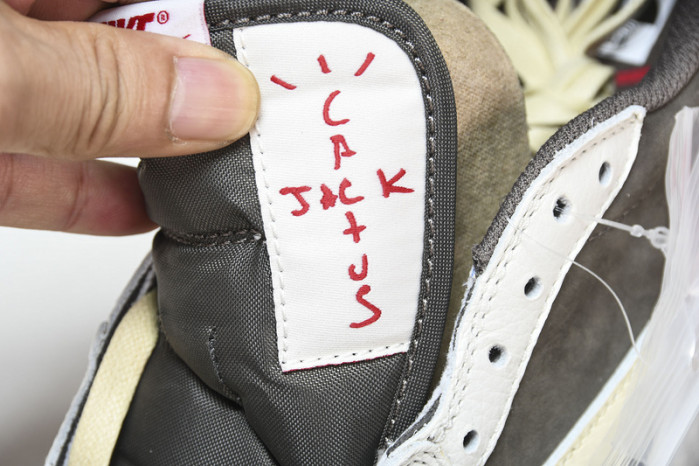 Travis Scott x Nike Air Jordan 1 Low DM7866-162