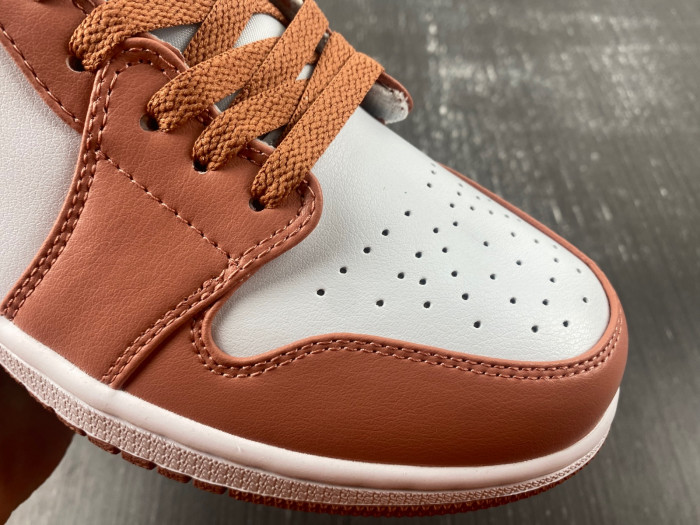 Air Jordan 1 Low Sky J Orange - DC0774-080