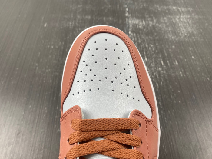Air Jordan 1 Low Sky J Orange - DC0774-080