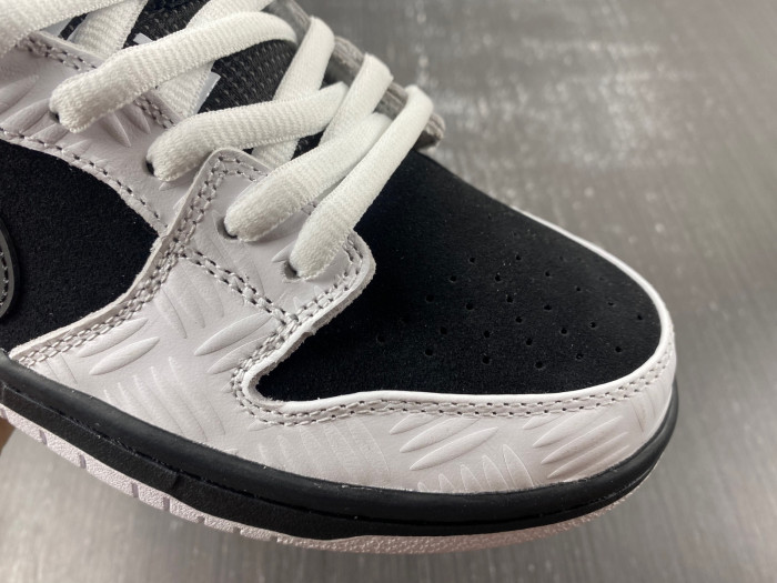 TIGHTBOOTH x Nike SB Dunk Low FD2629-100