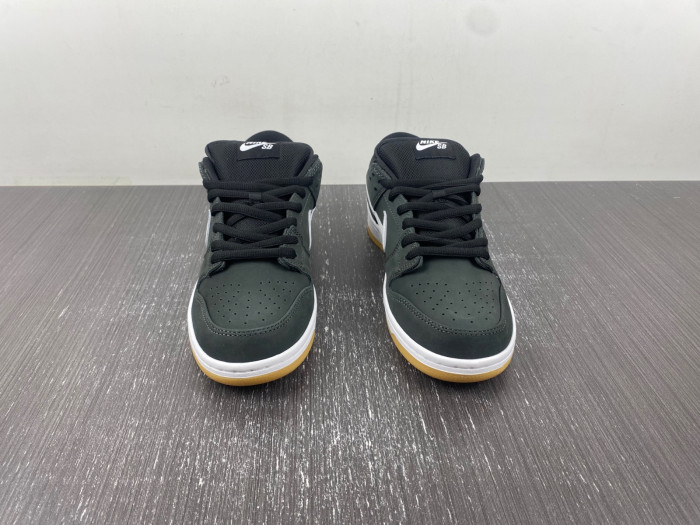 Nike SB Dunk Low Black Gum