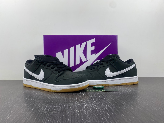 Nike SB Dunk Low Black Gum