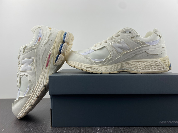 New Balance 2002R M2002RDC