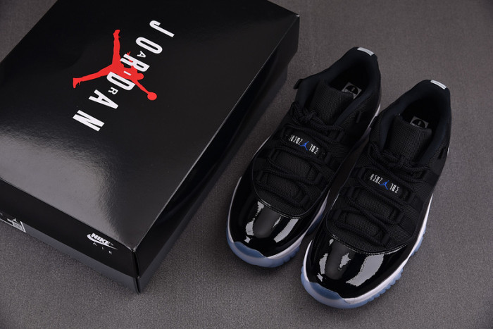 Air Jordan 11 Low 
