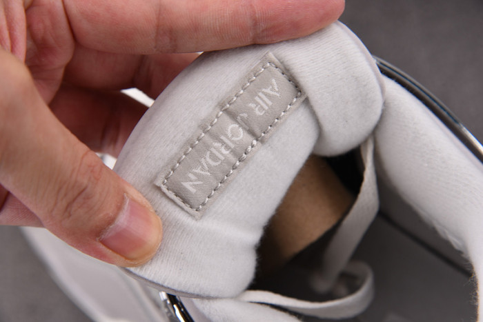 Air Jordan 4 Womens Frozen Moments AQ9129-001