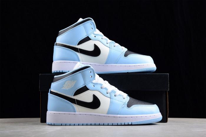 Air Jordan 1 Mid "University Blue" - 555112-401