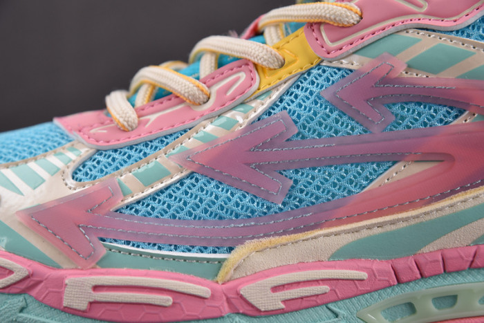 Off-White c/o Virgil Abloh