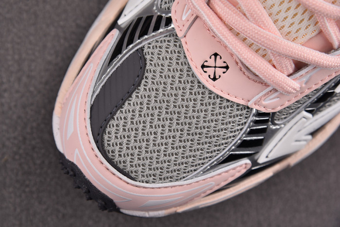 Off-White c/o Virgil Abloh