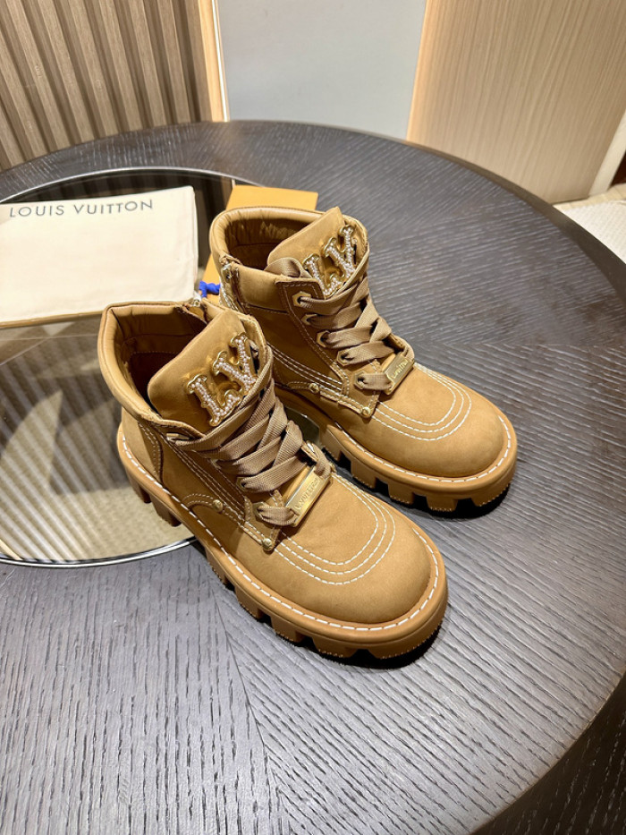 LO1_VTS BOOTS