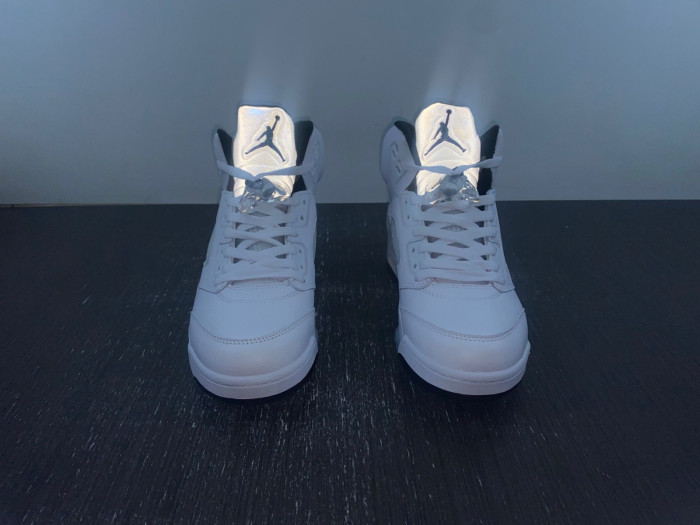 AIR JORDAN 5 "WHITE/BLACK" DD0587-110