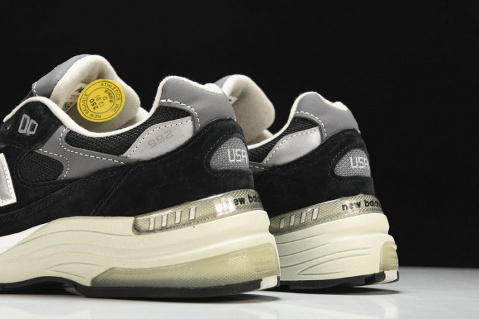 New Balance M992EB