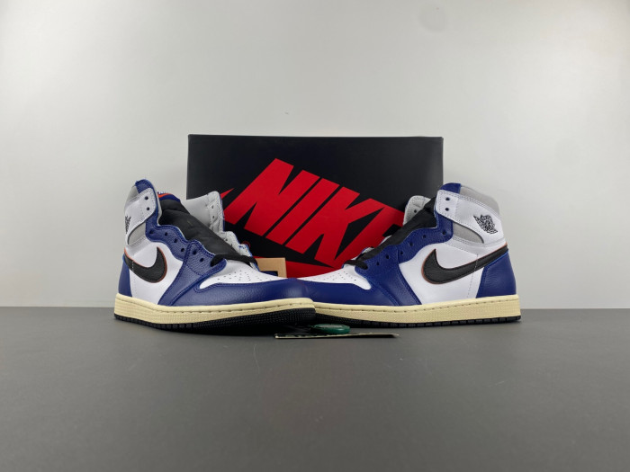 Air Jordan 1 Retro High OG "Deep Royal Blue" DZ5485-100