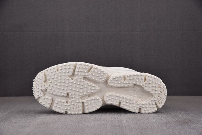 Off-White c/o Virgil Abloh