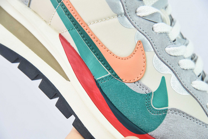 Sacai x VaporWaffle sacai 3.0 DD1875-107