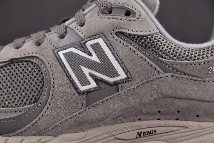 New Balance ML2002RC