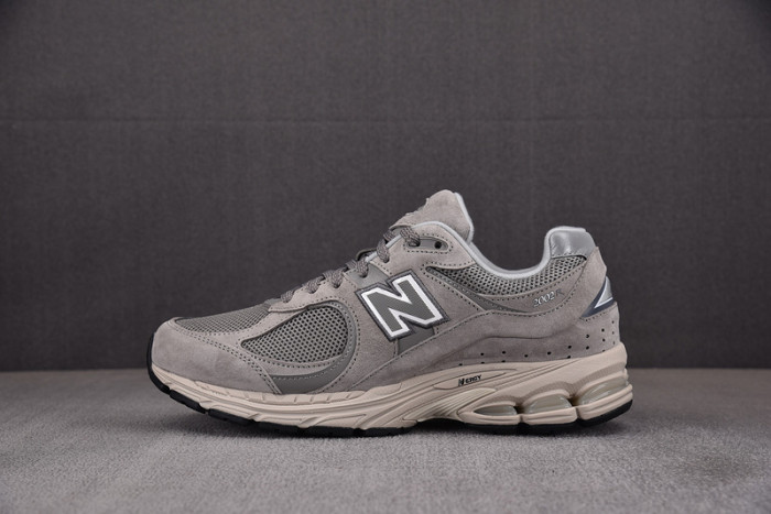 New Balance ML2002RC