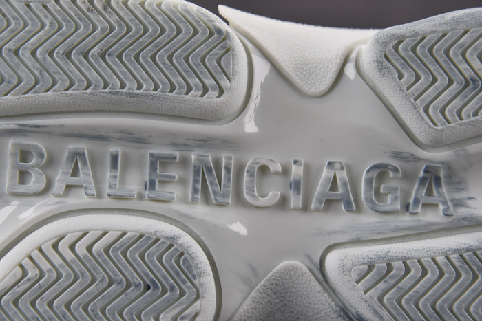 BLCG SNEAKER TRIPLE.S.