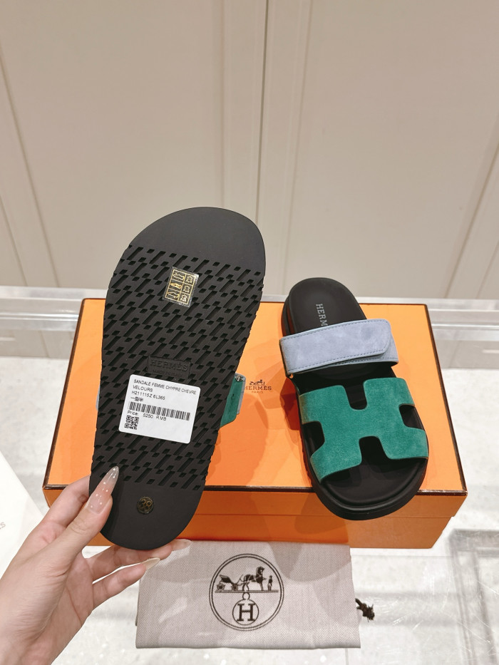 H**me5 SANDALS