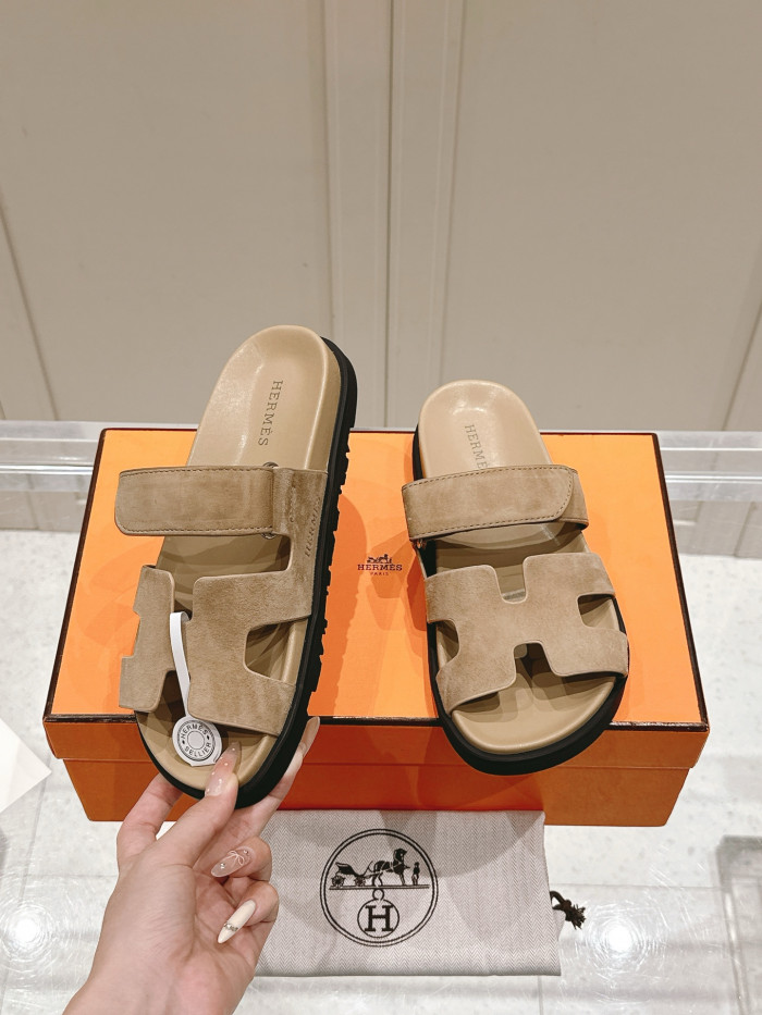 H**me5 SANDALS